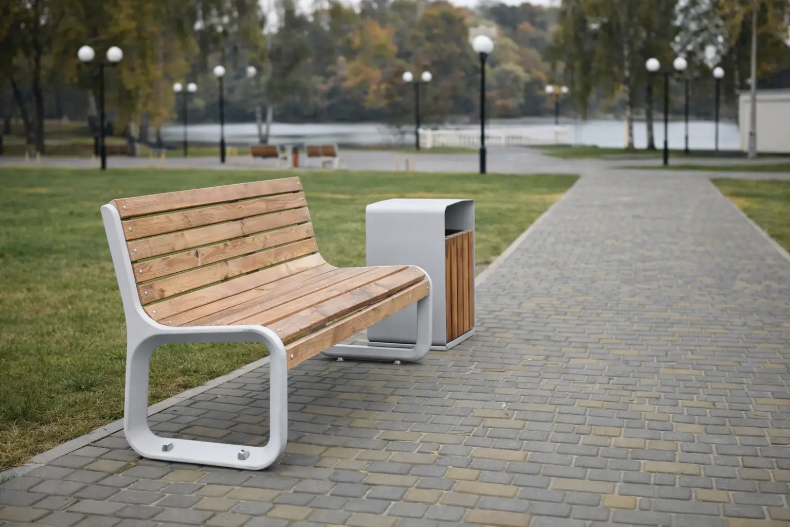 Скамейки для благоустройства сквера по улице Гейсика в Несвиже