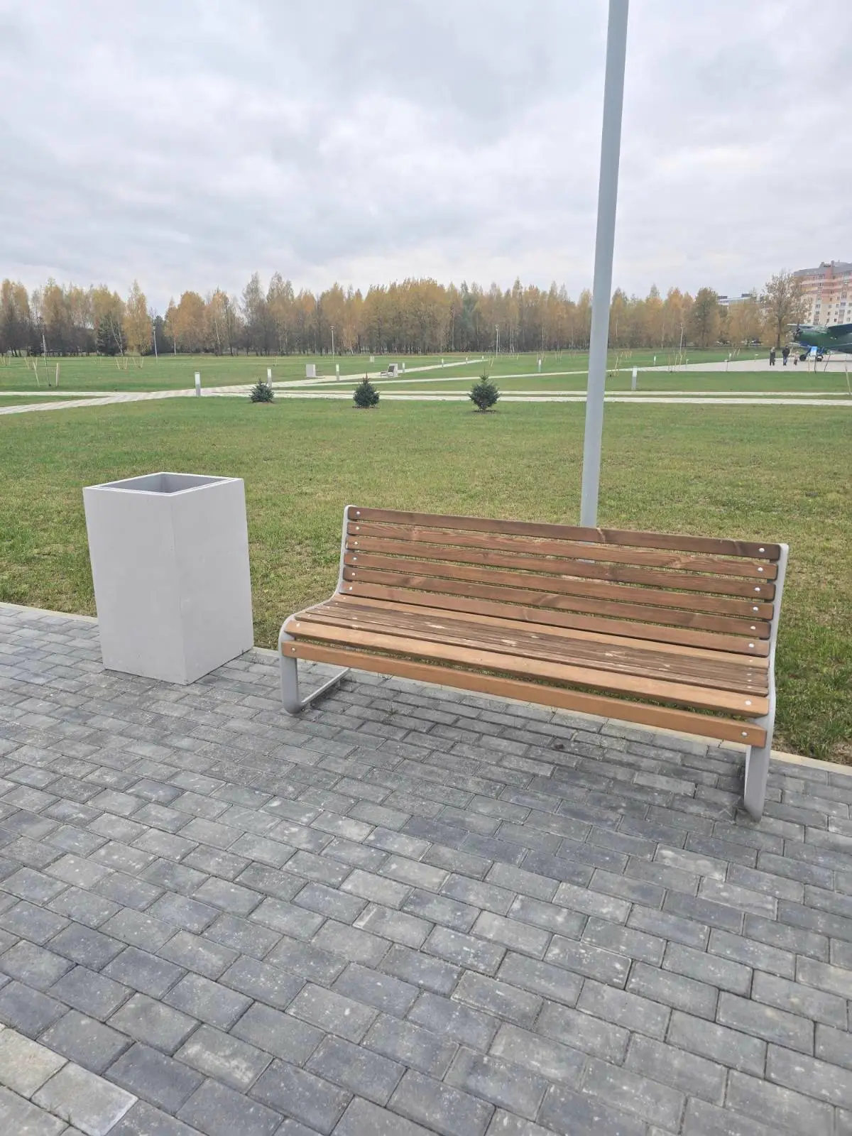 Скамейки и урны для благоустройства Музея Славы Могилевской области